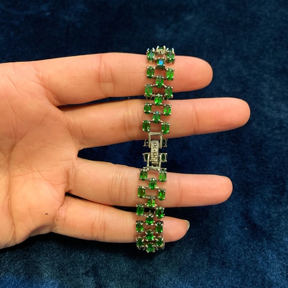 A beautiful silver bracelet with disopside gemstones. - Picture 2 of 5